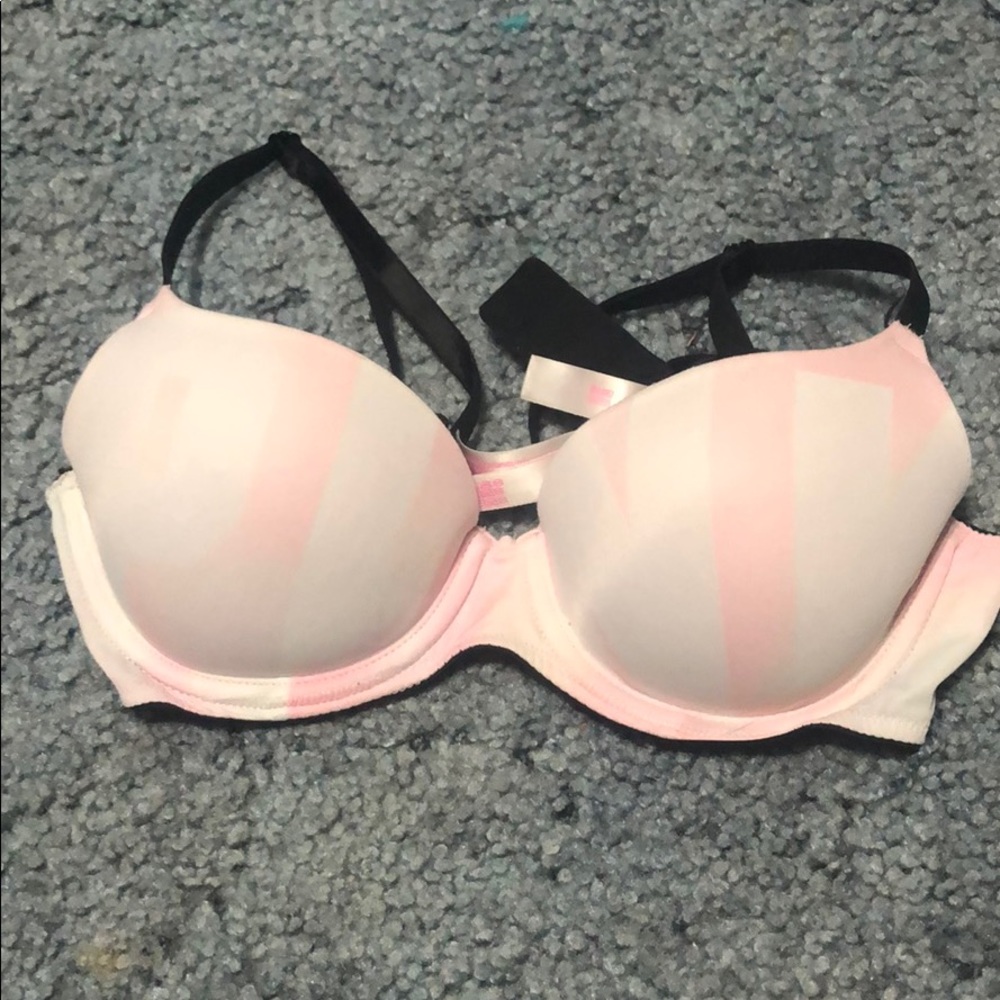 PINK Victoria’s Secret bra. Size 32B